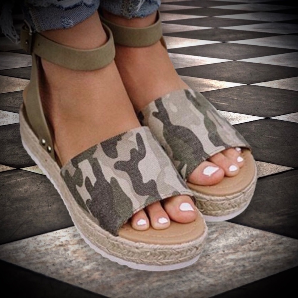 Soda Camo Platform Espadrille Flatform Sandal - Picture 2 of 11